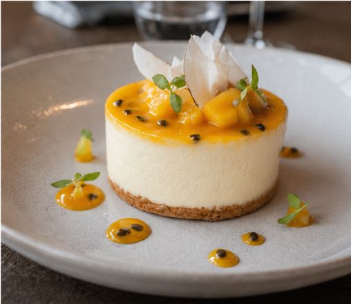 Postre con mango y fruta de la pasión