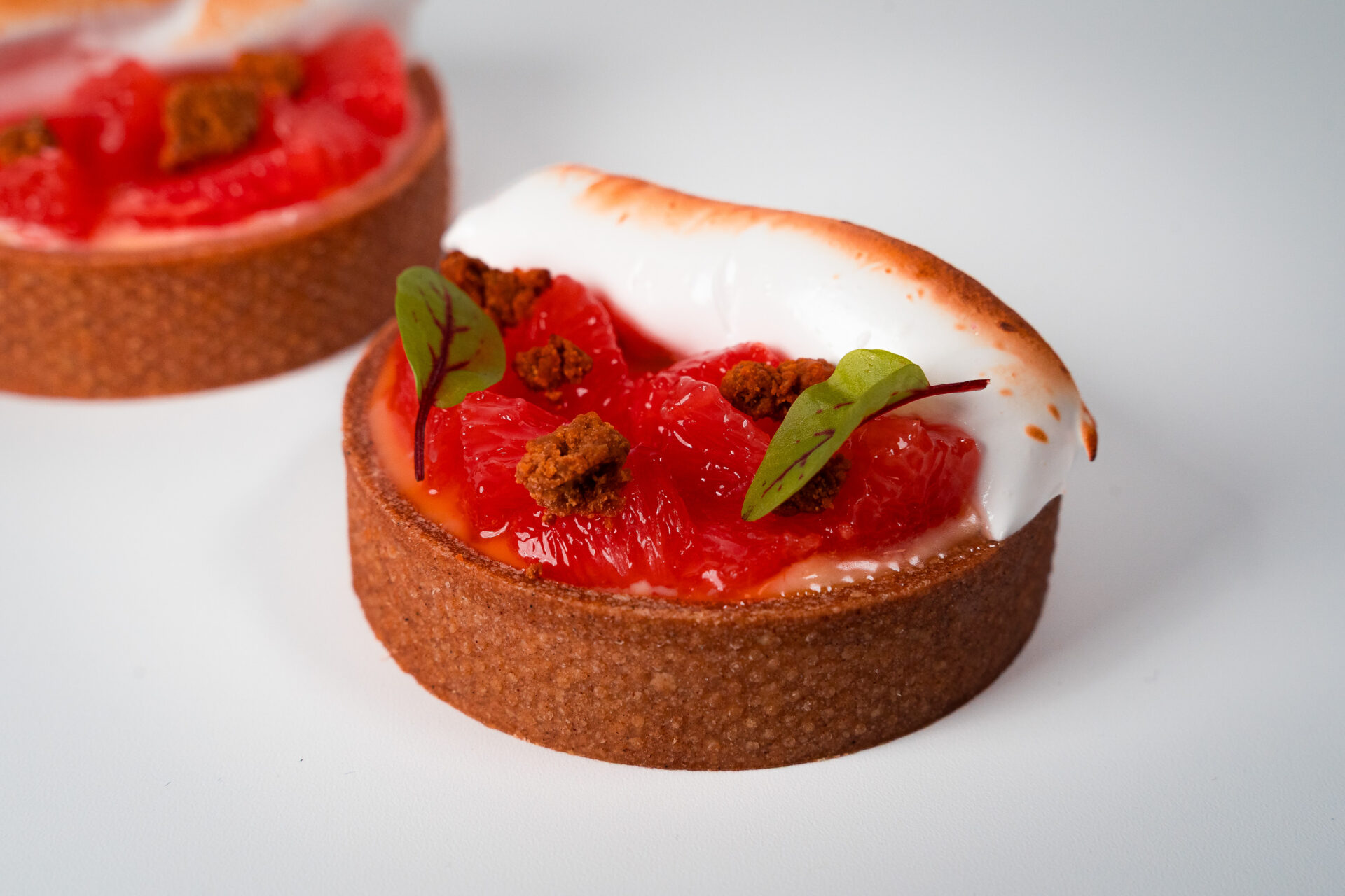Receta de tartaleta de pomelo, merengue y chocolate tostado